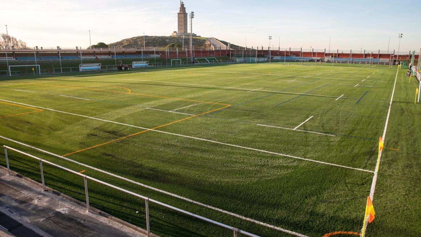 Campo de fútbol de Torre 2 tras la última actuación.