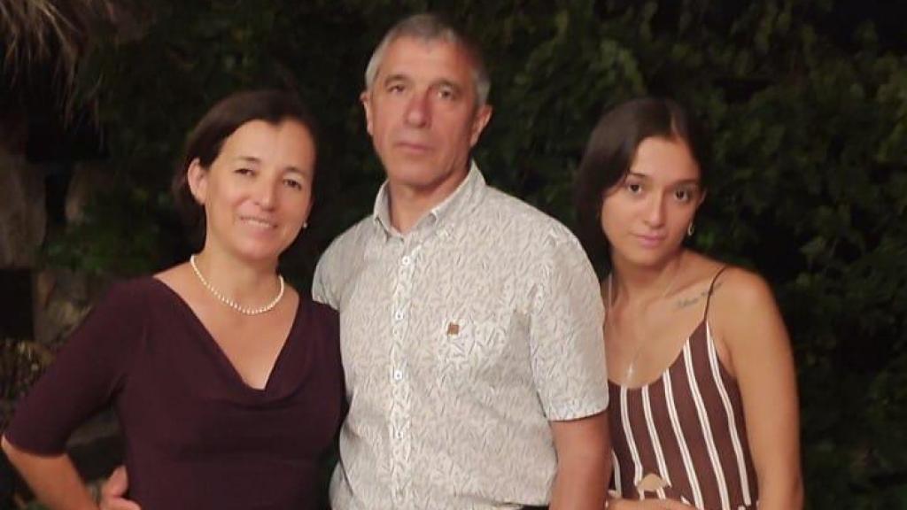 Patricia, su esposo, Vasile, y su hija, Elena, fallecida en la tragedia de Santander.