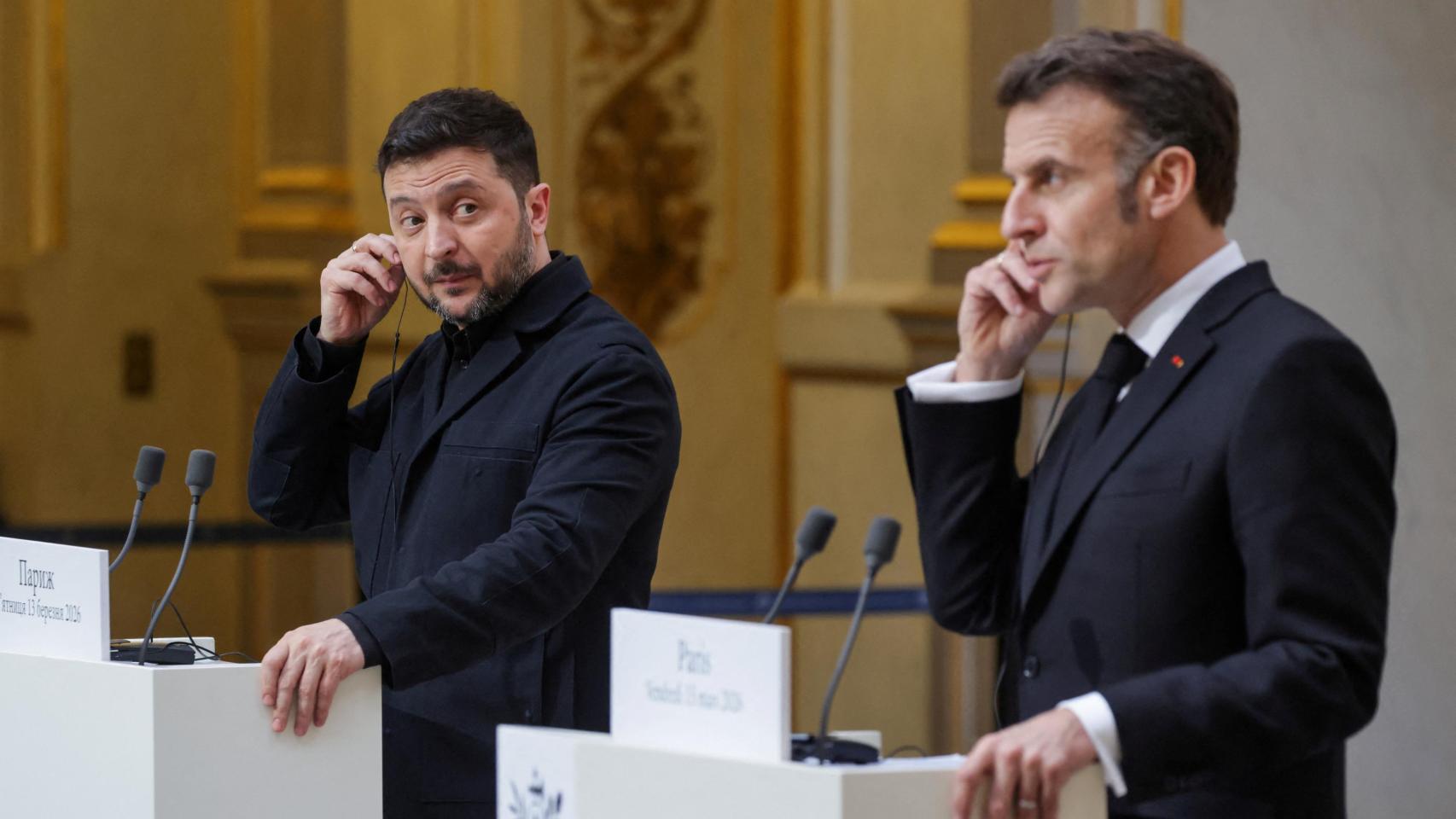 El presidente de Ucrania, Volodímir Zelenski, y su homólogo francés, Emmanuel Macron, durante una rueda de prensa conjunta en París.
