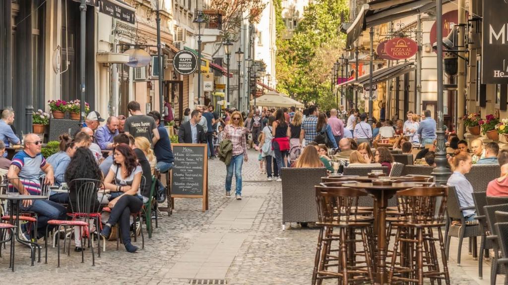 Visite la Calle Mayor de Alcalá de Henares.