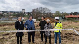 Comienza la construcción de 94 pisos protegidos promovidos por el concello de Oleiros (A Coruña)  en Xaz