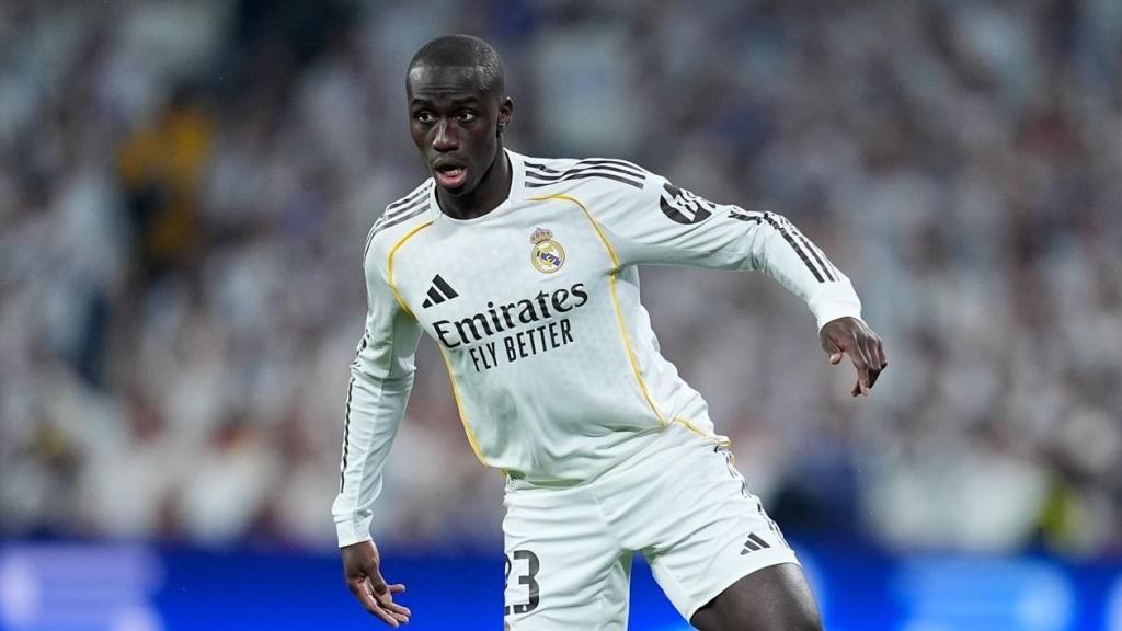 Ferland Mendy, con el balón en los pies durante el partido ante el Manchester City.