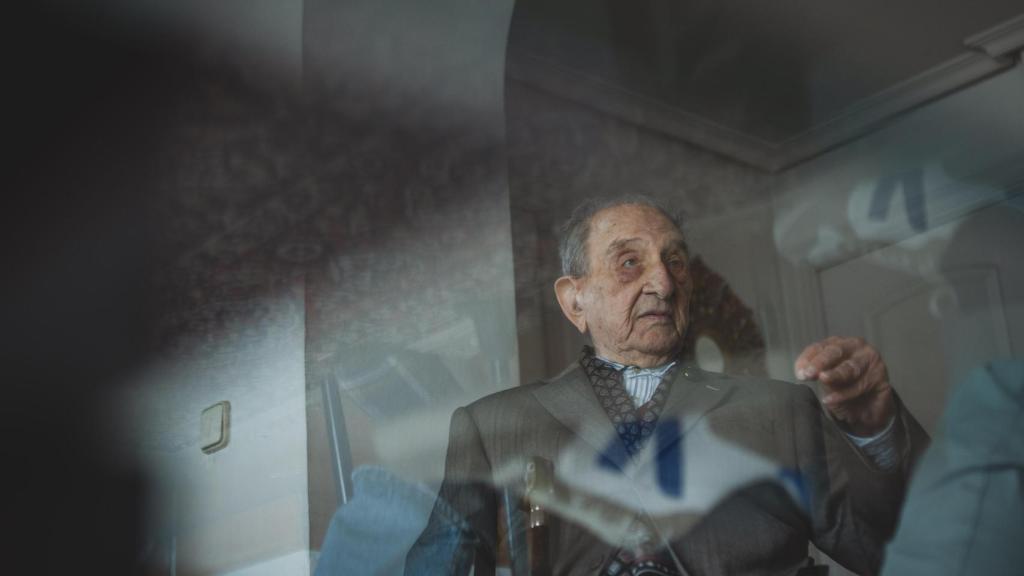 Sánchez Albornoz es autor de Cárceles y exilios.