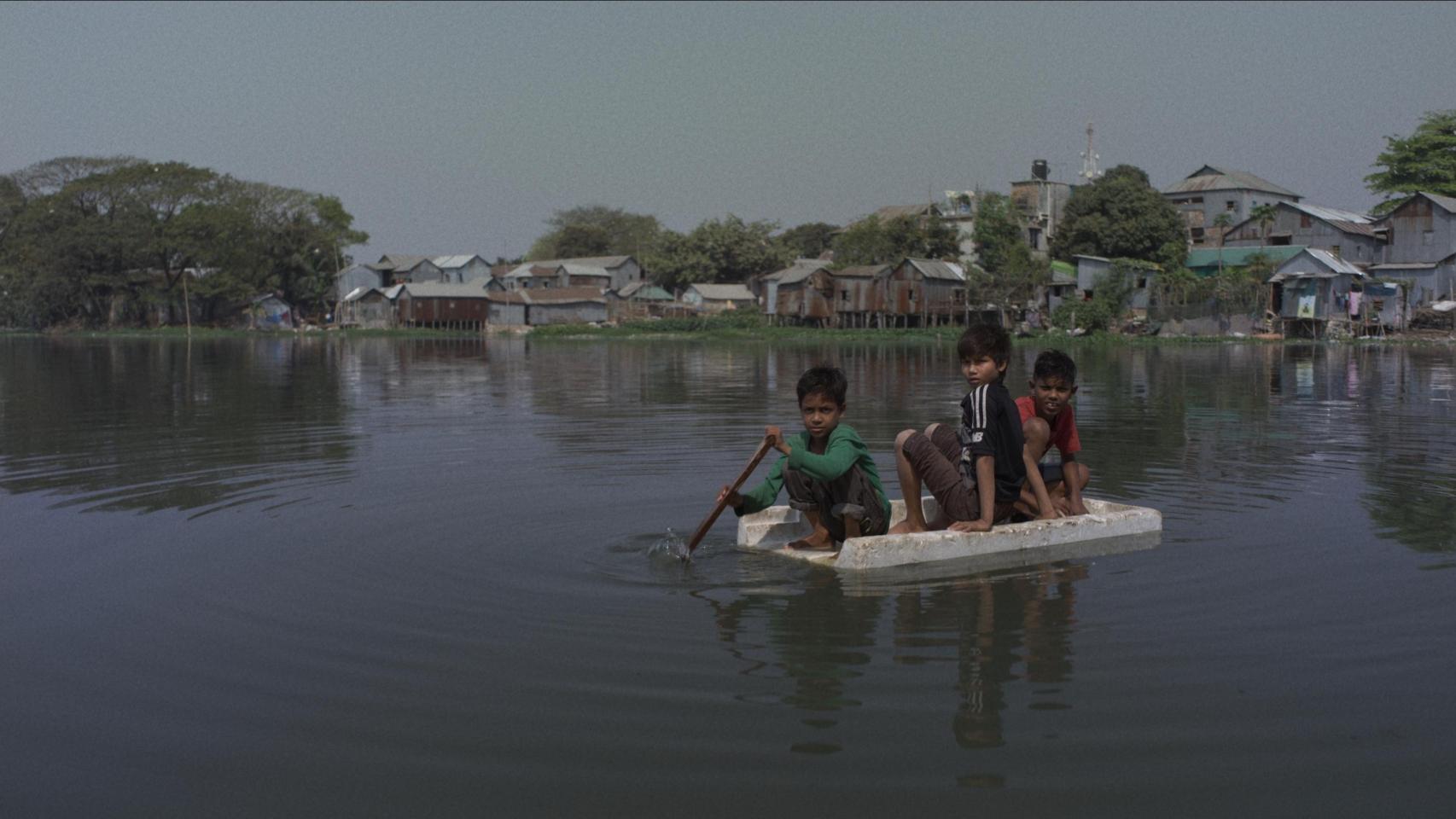 Fotograma de 'Black Water', el documental del español Natxo Leuza.