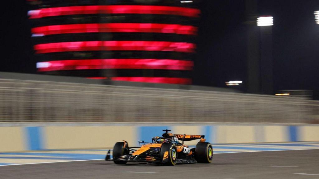 Lando Norris pilotó su McLaren en el GP de Bahréin la temporada pasada.