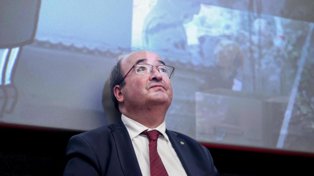 Miquel Iceta, entonces ministro de Cultura y responsable de Memoria Democrática, durante la presentación del documental del PSOE Tras los pasos de la memoria, en Madrid, el 13 de diciembre de 2022. A esas alturas, tras más de cuatro décadas en el aparato socialista, Iceta era ya una de las figuras más reconocibles —y también más discutidas— del viejo engranaje del partido.