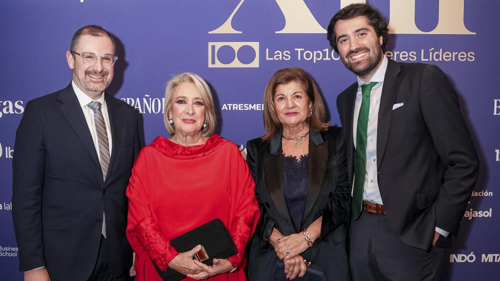 Óscar García, director de Radio CLM; Esther Esteban, presidenta ejecutiva de EL ESPAÑOL CLM; Carmen Amores, directora de CMMedia y Dani Ramírez, redactor jefe de EL ESPAÑOL.
