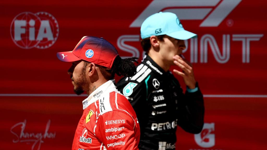 George Russell y Lewis Hamilton, tras la carrera al sprint del GP de China