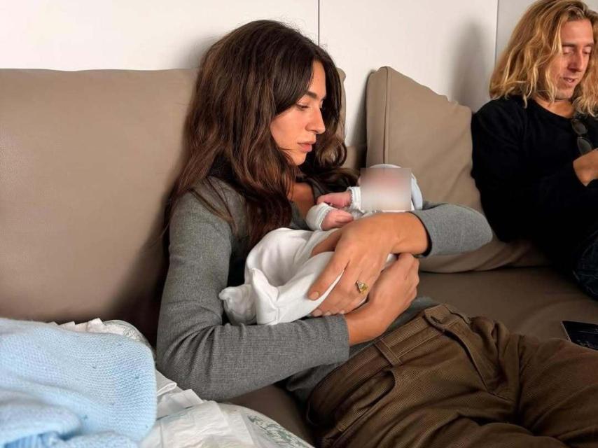 Rocío Crusset, hija de Alberto Herrera y Mariló Montero, con su sobrino Marcos.