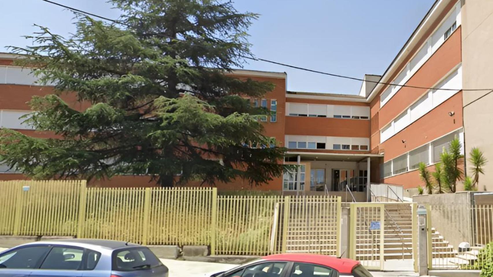 madre e hijo acusados de arrancarle un trozo de la oreja de un mordisco