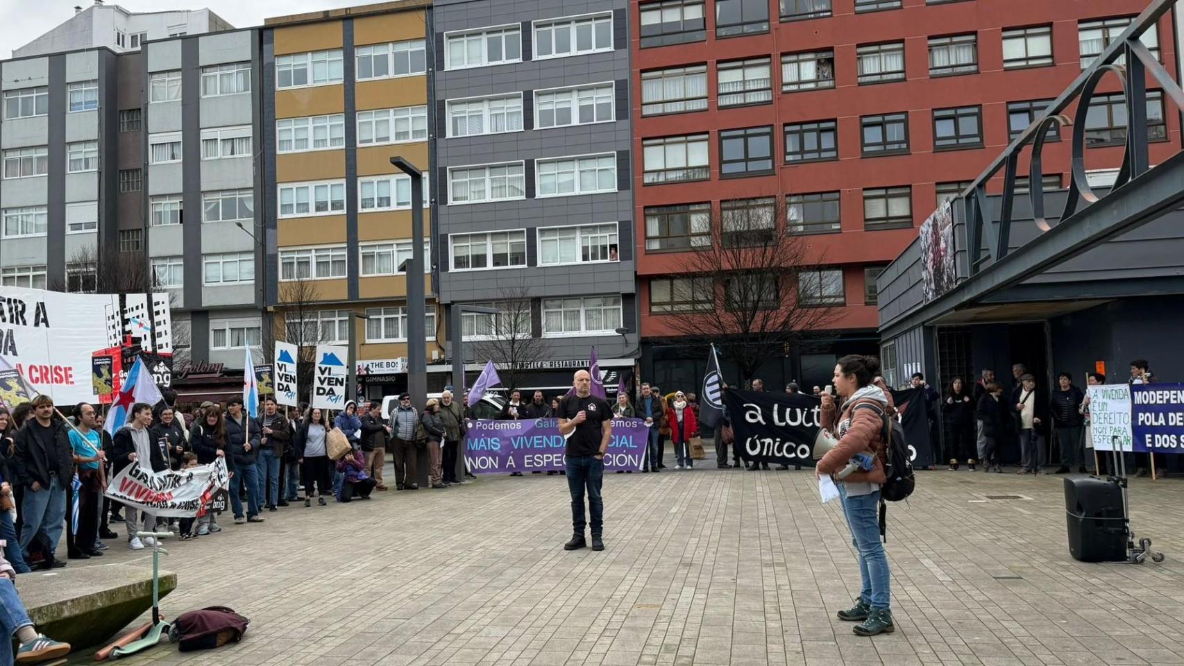 A Coruña sale a la calle para defender una vivienda digna: É un ben básico universal