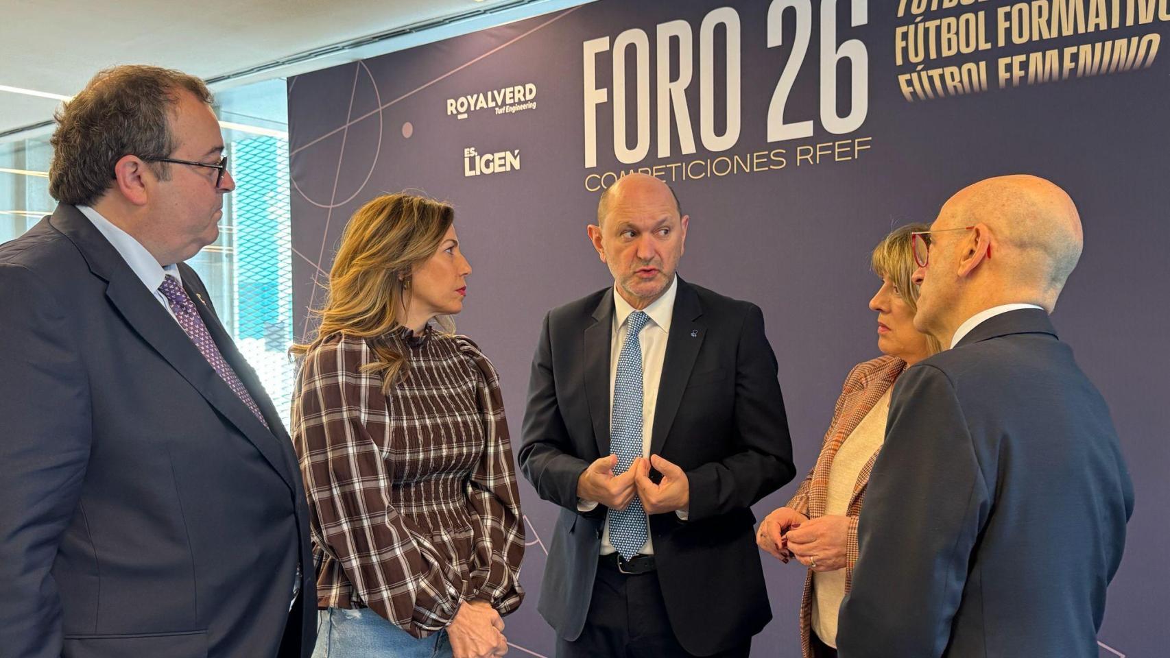 Natalia Chueca y Rafael Louzán este sábado en Zaragoza.