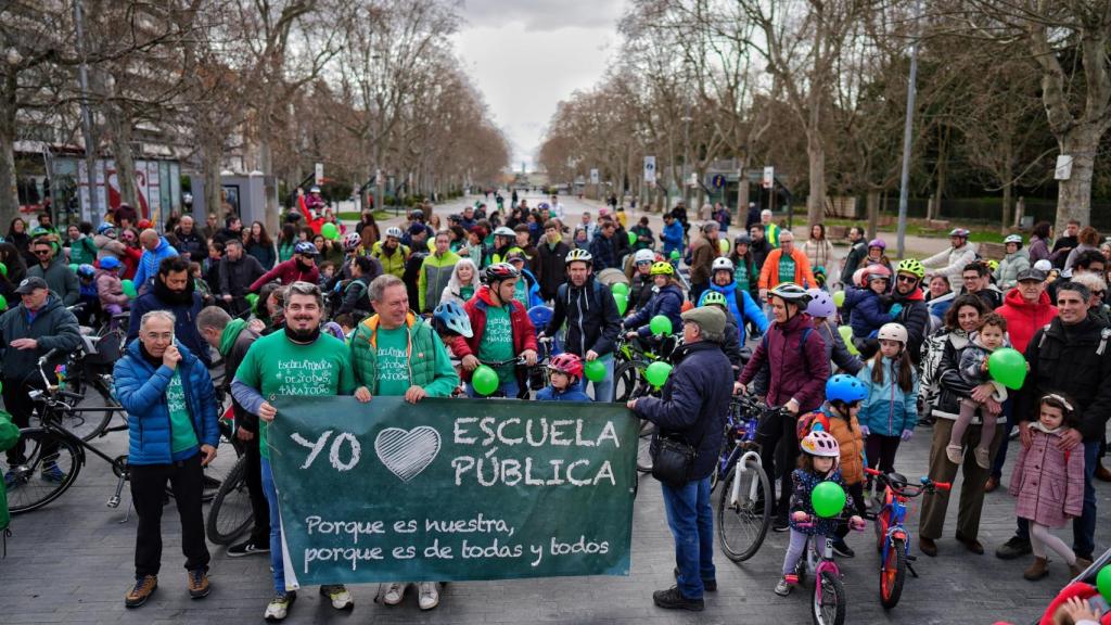 Marcha en defensa de la Educación Pública en la Plaza Zorrilla, en Valladolid