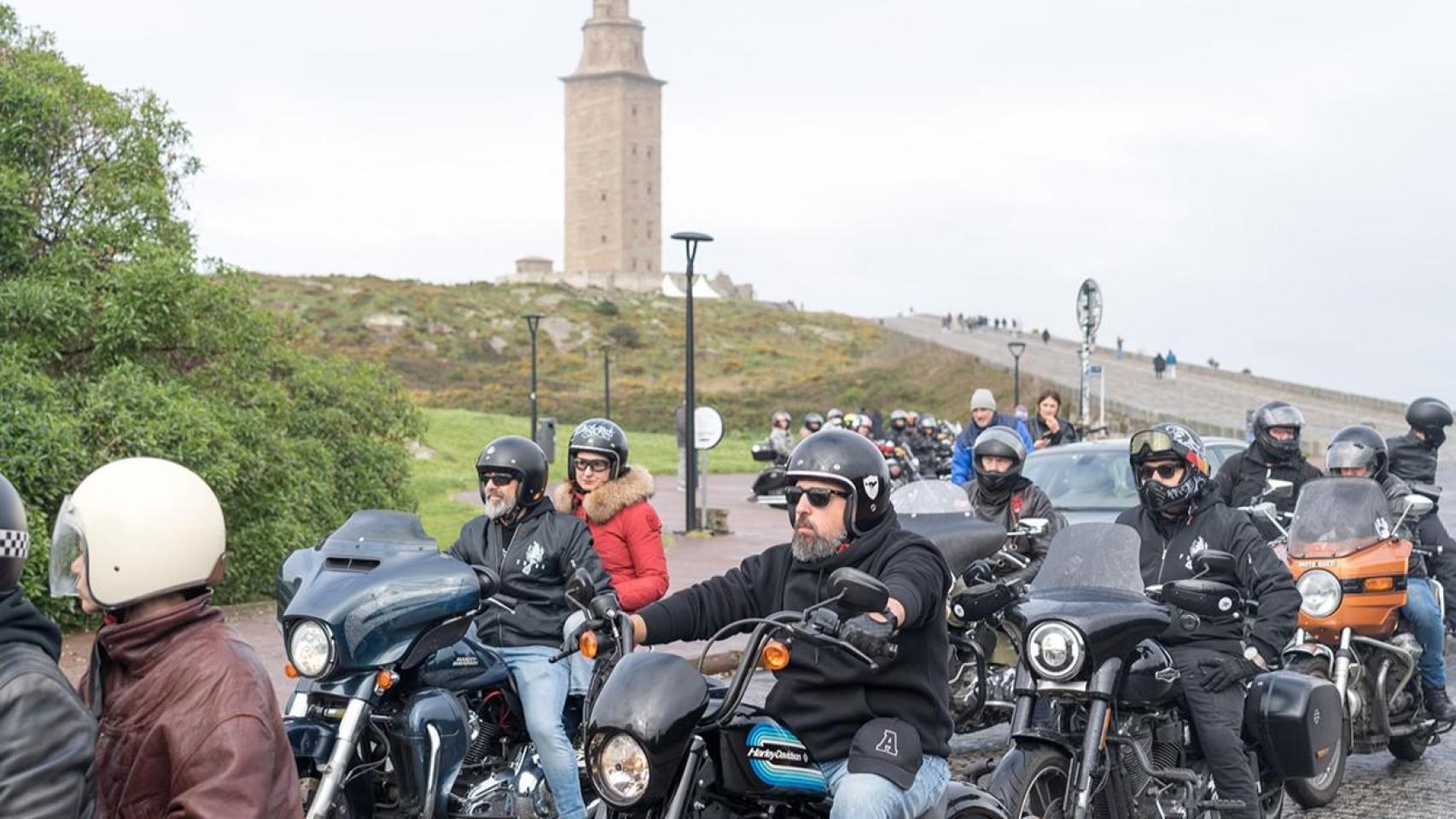 Más de 100 motos dan en A Coruña el pistoletazo de salida a EXPORock, el primer festival del año