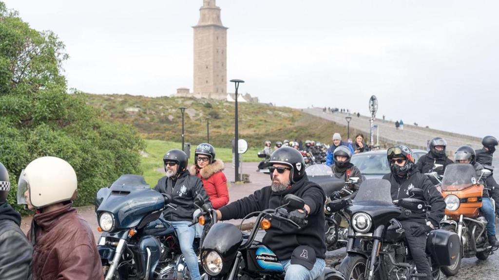 Más de 100 motos dan en A Coruña el pistoletazo de salida a EXPORock, el primer festival del año