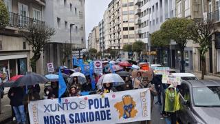 Médicos gallegos toman las calles de Santiago para pedir a Sanidade retomar las negociaciones