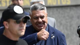 Claudio 'Chiqui' Tapia abandona los tribunales en Argentina.