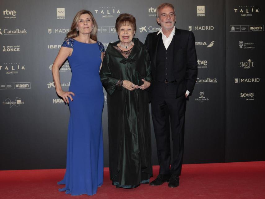 Gemma Cuervo, con sus hijos Natalia y Fernando Guillén, en 2023.