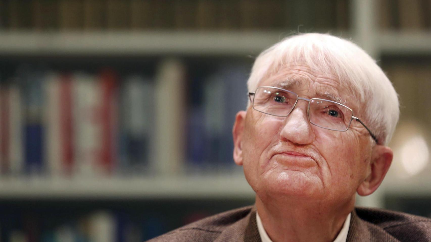 El filósofo alemán Jürgen Habermas durante una conferencia de prensa en el Instituto Heinrich Heine en Duesseldorf (Alemania). Foto: EPA/MARTIN GERTEN ARCHIVO