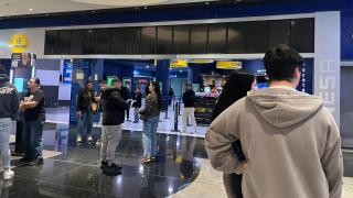 Los cines Cinesa de A Coruña se quedan sin luz y cancelan las sesiones de la tarde y noche