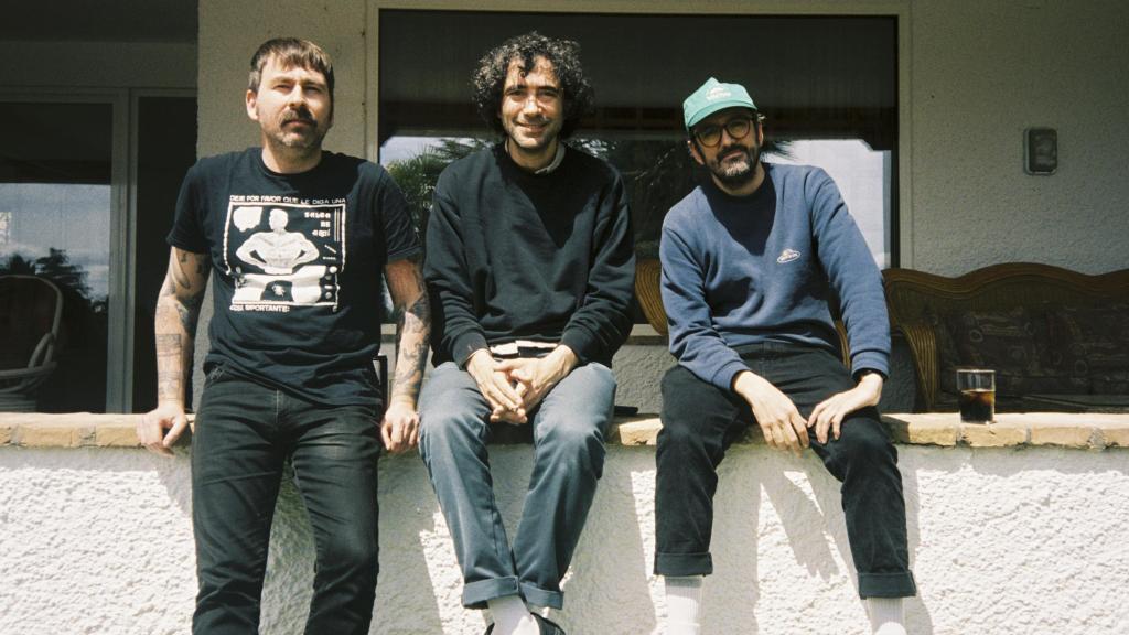Arnau Sanz, Yago Alcover y Pol Rodellar, integrantes de Mujeres. Foto: Sonido Muchacho.