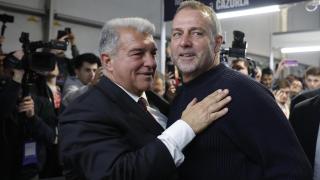 Joan Laporta y Hansi Flick, antes de votar en las elecciones para elegir al nuevo presidente del Barcelona.
