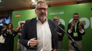 El candidato de VOX a la presidencia de Castilla y León, Carlos Pollán, en el  AC Hotel Palacio de Santa Ana, Arroyo de la Encomienda (Valladolid) donde ha seguido el resultado de las elecciones