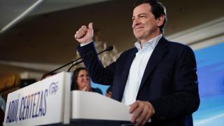 El ganador de las elecciones, Alfonso Fernández Mañueco, en su comparecencia de la noche electoral en Salamanca.