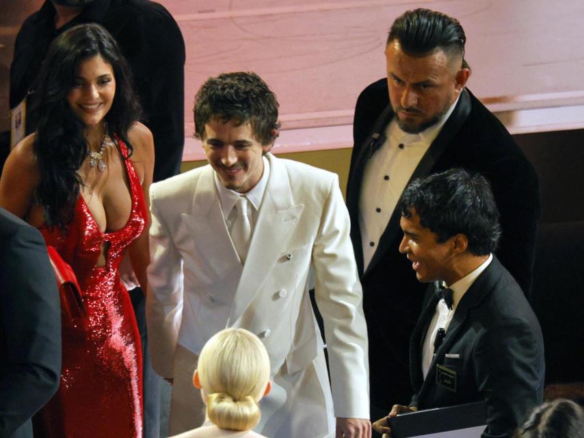 Kylie Jenner, con Timothee Chalamet en los Oscar 2026.