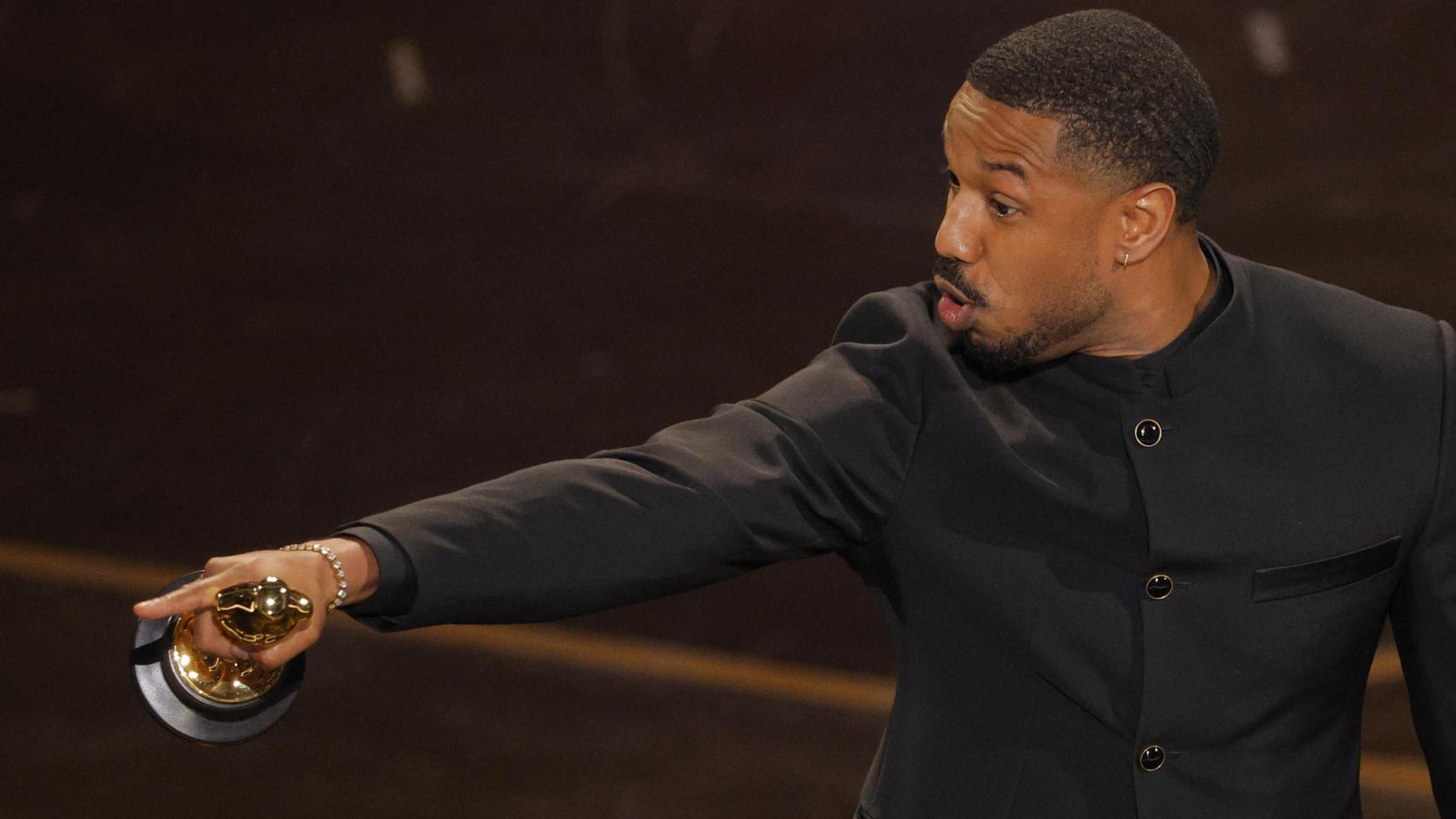 Michael B. Jordan recoge el Oscar 2026 al mejor actor por 'Los pecadores'. Foto: Reuters