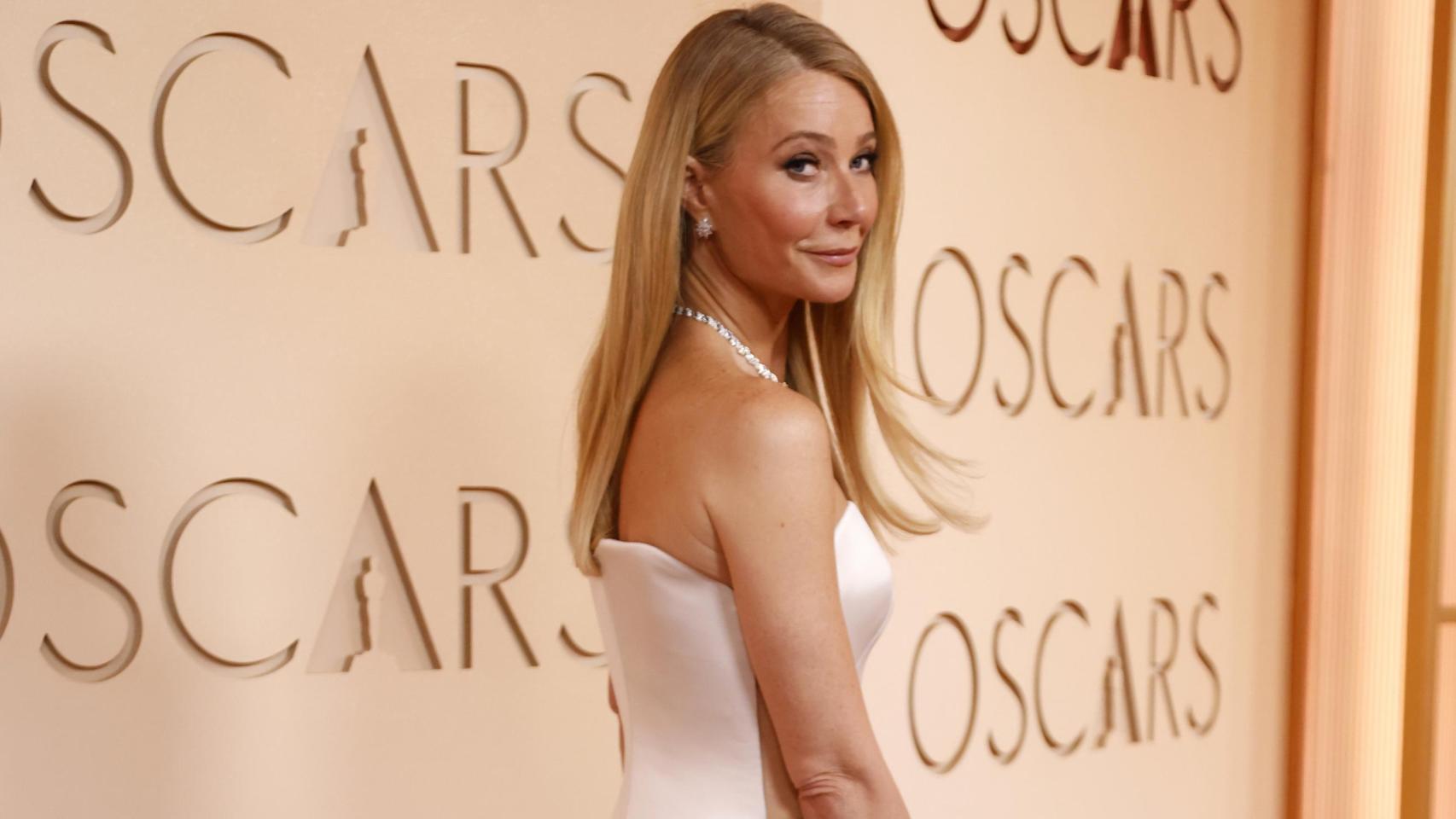 Gwyneth Paltrow llega a la 98ª ceremonia anual de los Oscar.