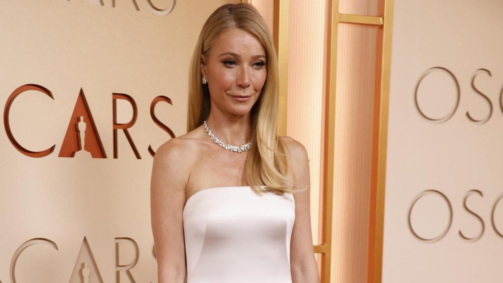Gwyneth Paltrow llega a la 98ª ceremonia anual de los Oscar.