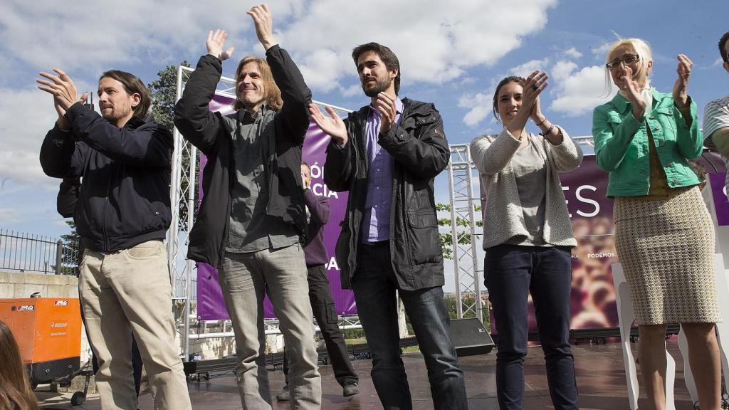 2015, el entonces secretario general de Podemos, Pablo Iglesias, participa en un acto electoral de Podemos junto a Pablo Fernandez, Irene Montero y María José Rodríguez Tobal