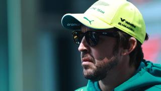 Fernando Alonso, en el paddock de la F1