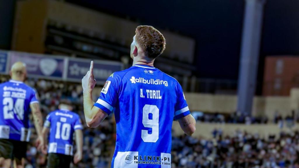 Toril celebra uno de los goles de este domingo.