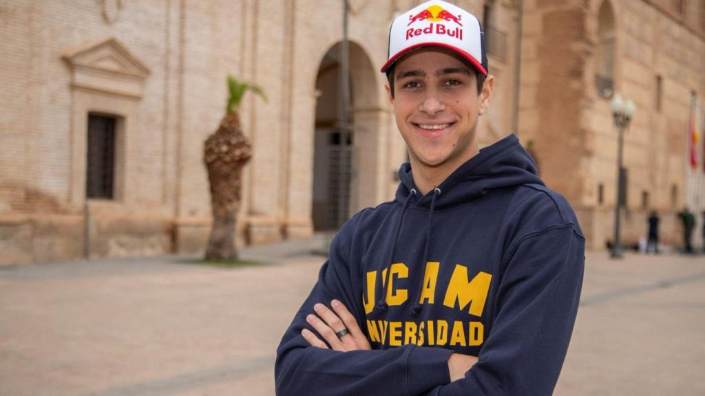 Gil Membrado en la UCAM tras convertirse en embajador y deportista de la universidad