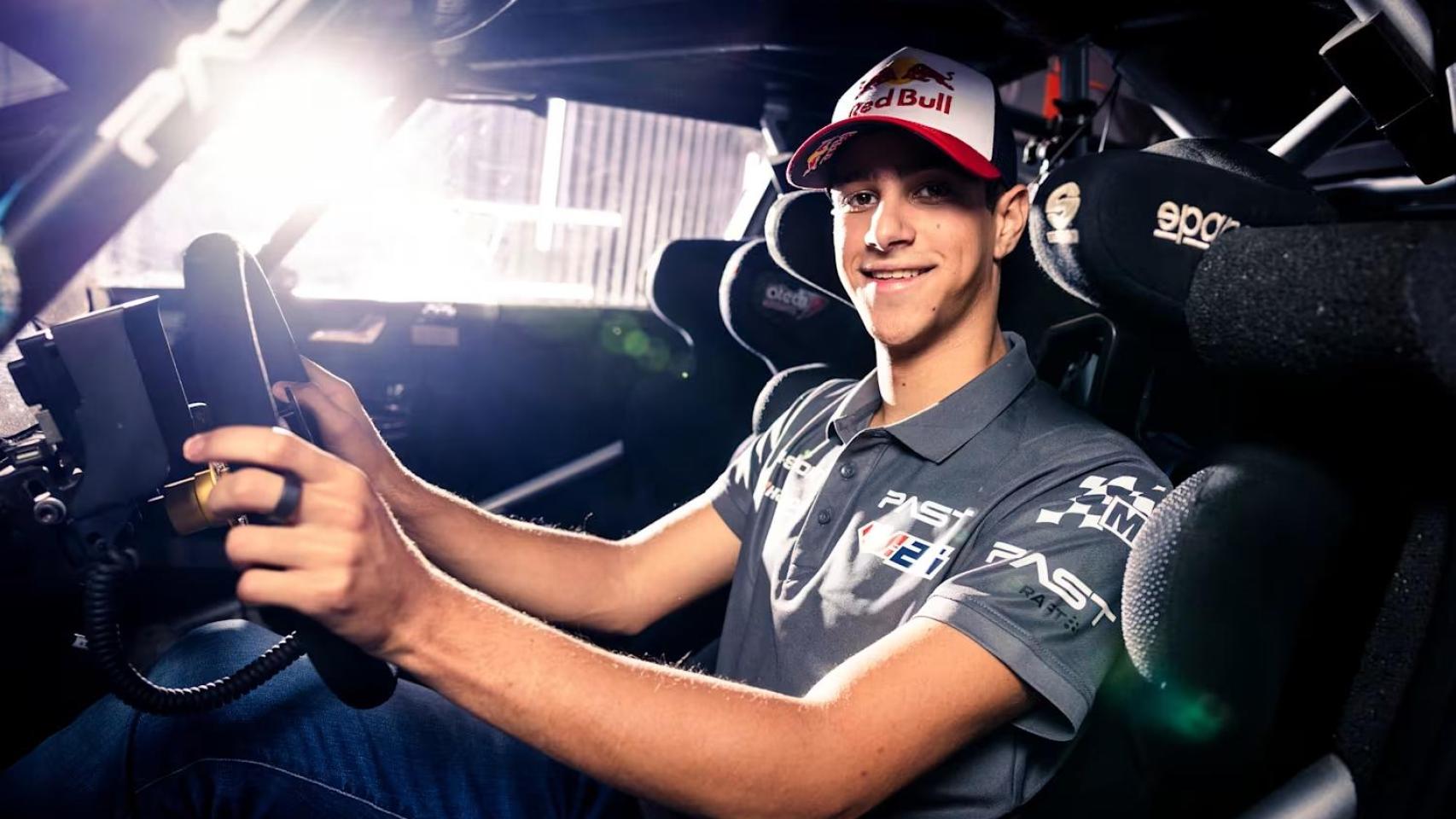Gil Membrado a manos de un rally. Europa Press