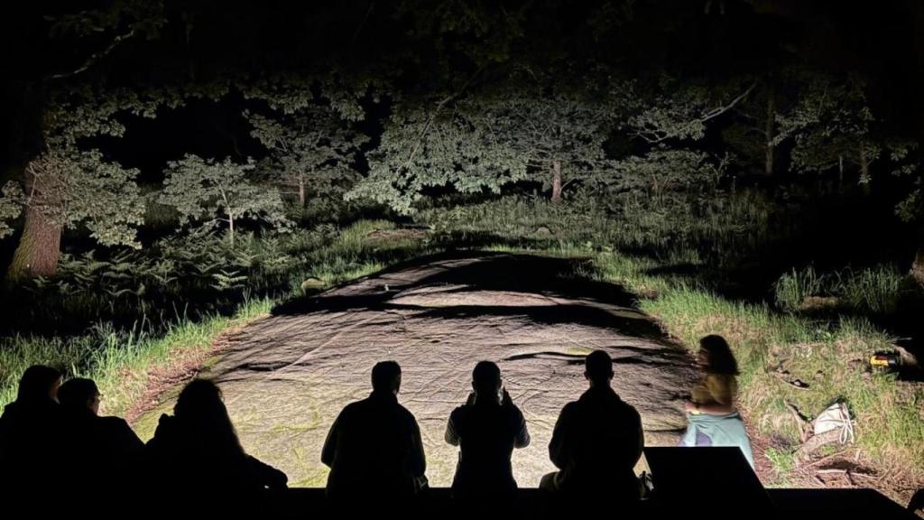 Visita nocturna por el Parque Arqueolóxico de Arte Rupestre de Campo Lameiro