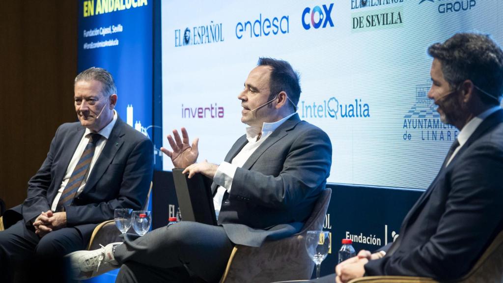 Linares reivindica que ha vuelto tras la inversión de Santana y reclama ferrocarril e inversión logística