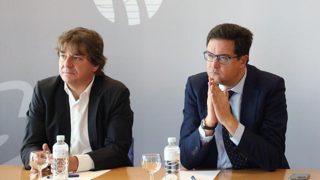 El alcalde de Fuenlabrada, Javier Ayala, y el secretario del PSOE-M y ministro, Óscar López.