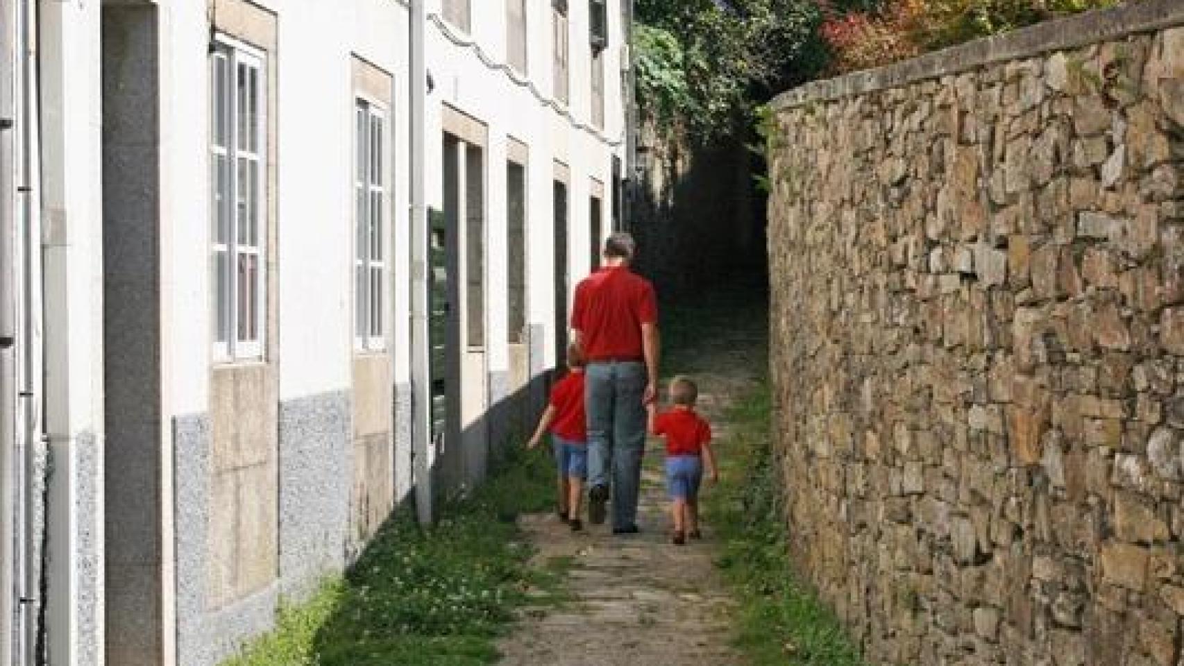 Santiago rehabilitará cinco edificios en la rúa da Caramoniña para viviendas de alquiler