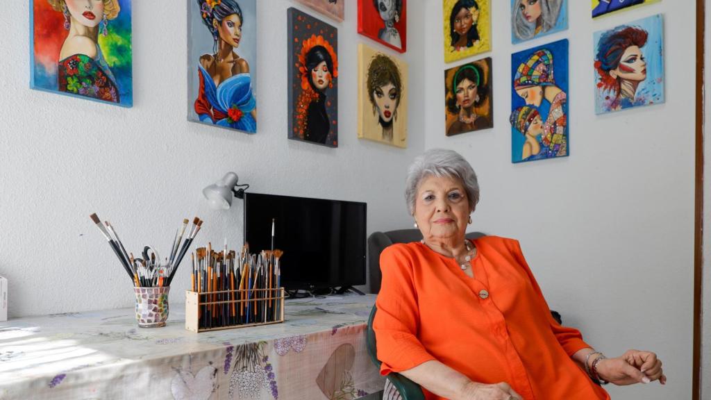 María Sánchez-Biezma en su humilde estudio.