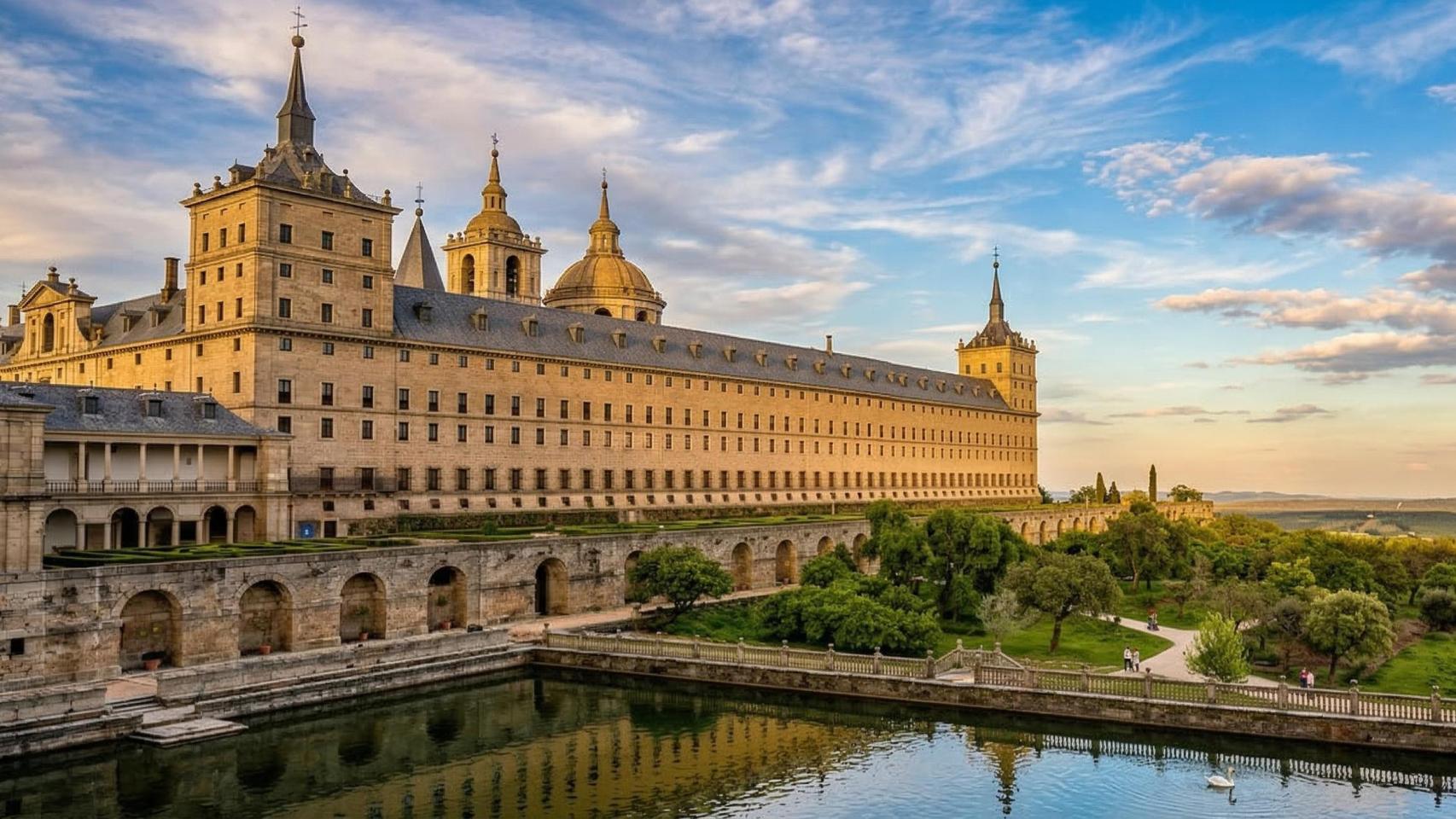 Visite el Monasterio de San Lorenzo de El Escorial.