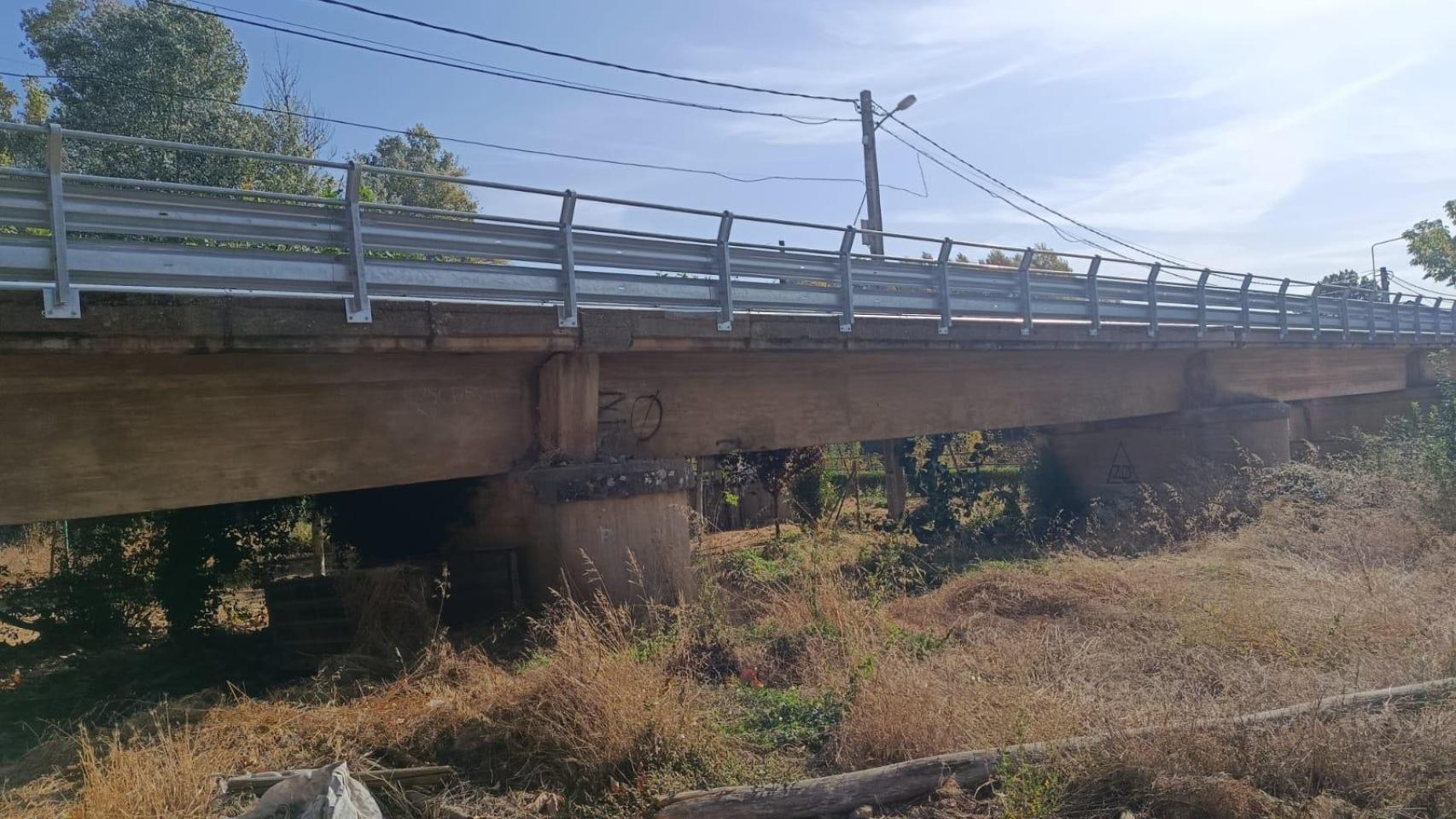 El puente sobre el río Eria en Villaferrueña
