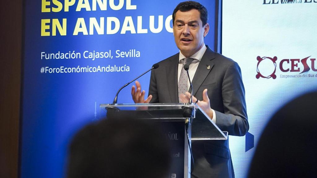 El presidente de la Junta de Andalucía, Juanma Moreno, en el VI Foro Económico Español de Andalucía.