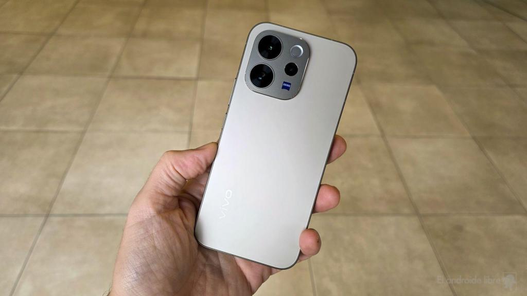 Vivo V70