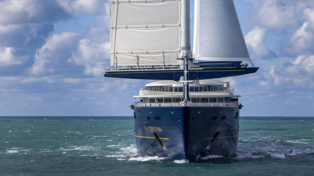 Orient Express Corinthian durante sus pruebas de mar.