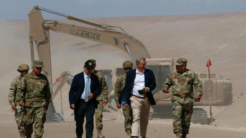 José Antonio Kast in Arica this Monday during the works of the Border Shield Plan.