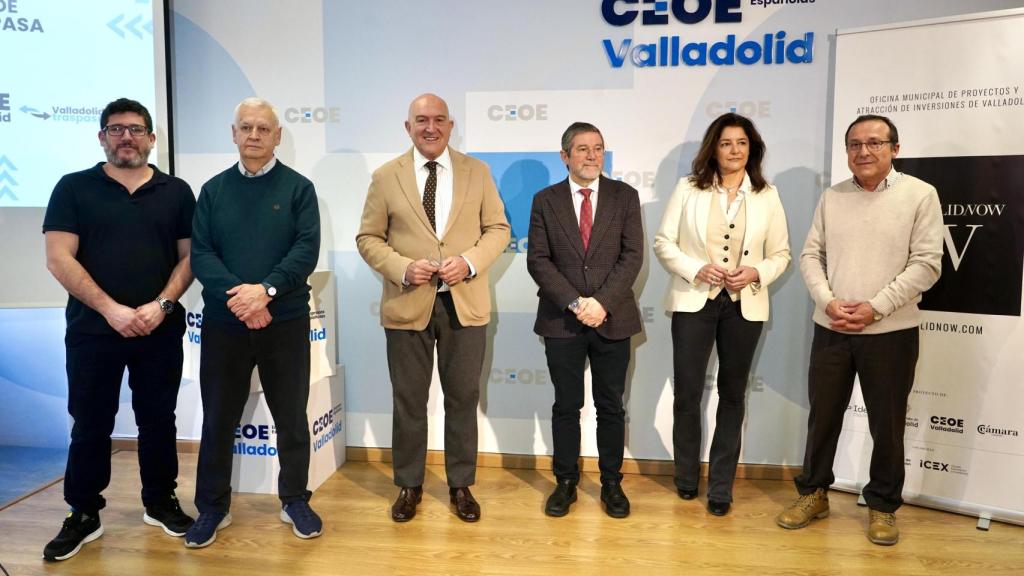 El alcalde de Valladolid, Jesús Julio Carnero, y el presidente de CEOE Valladolid, Carlos Magdaleno, presentan el balance de los diez años del programa Valladolid Traspasa