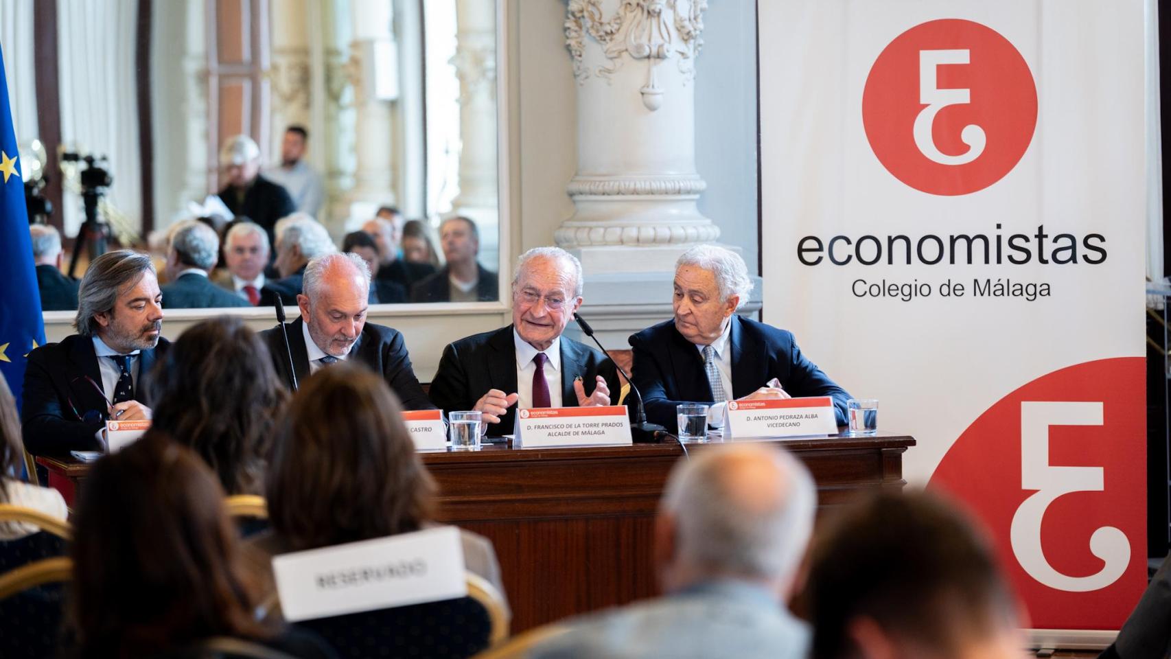 Javier Font, Manuel Méndez, Francisco de la Torre y Antonio Pedraza, durante la presentación del barómetro.